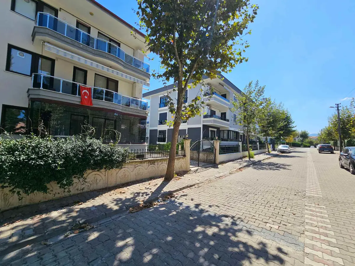 Yalova Merkez Bahçelievler Mah. Satılık 3+1 Daire, 120 m² - küçük fotoğraf 3