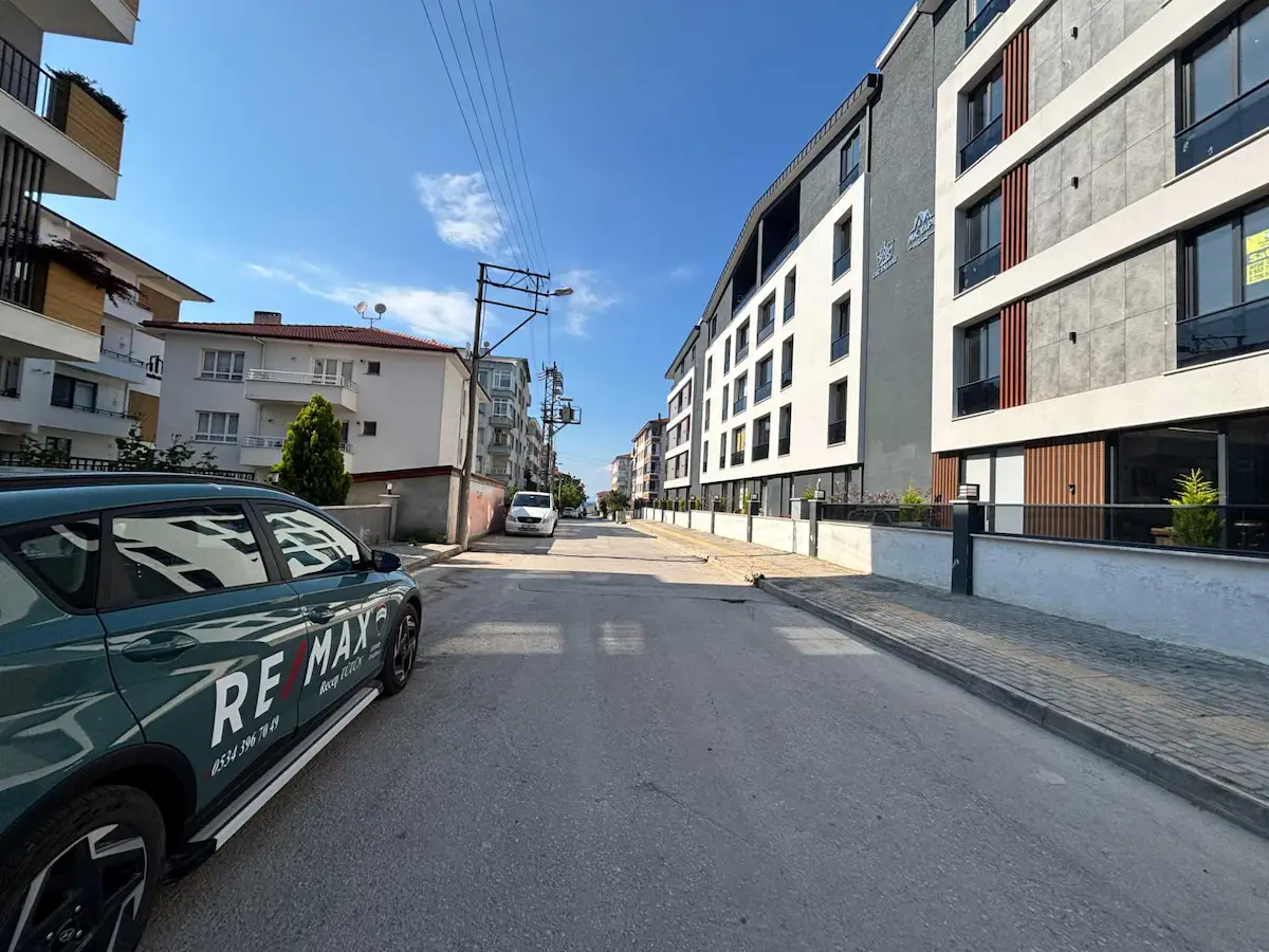 Çiftlikköy Sahil Mah. Satılık 2+1 Daire, 100 m² - küçük fotoğraf 2