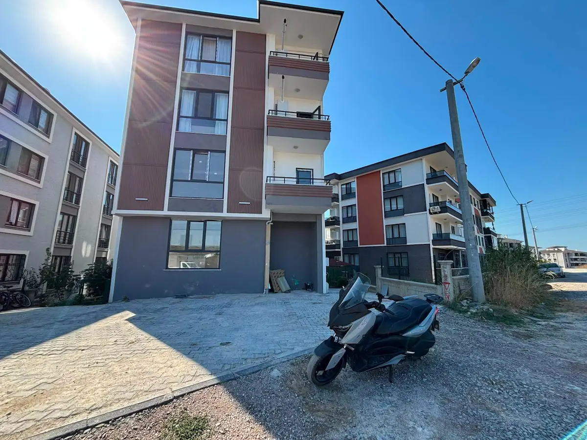 ÇİFTLİKKÖY KELEBEKÇAYIRINDA 2+1 SATILIK SIFIR DAİRE